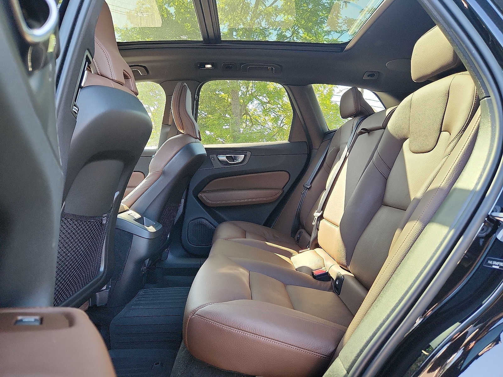 2023 Volvo XC60 Plus Dark Theme