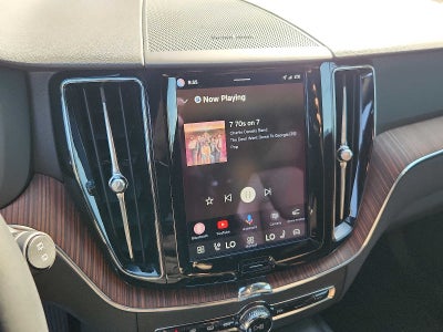 2023 Volvo XC60 Plus Dark Theme