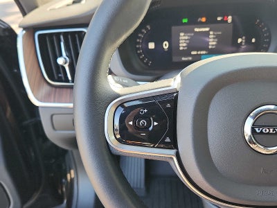 2023 Volvo XC60 Plus Dark Theme