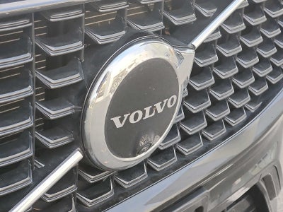 2023 Volvo XC60 Plus Dark Theme