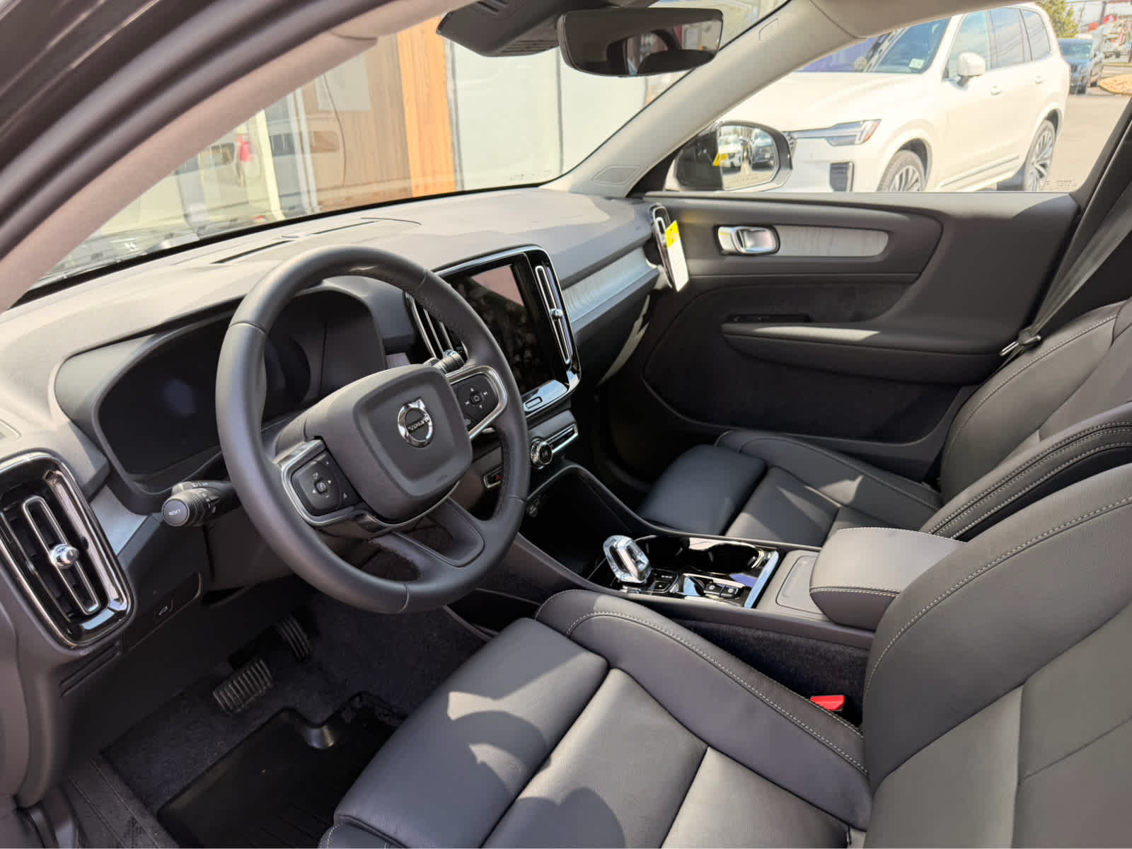 2026 Volvo XC40 Plus