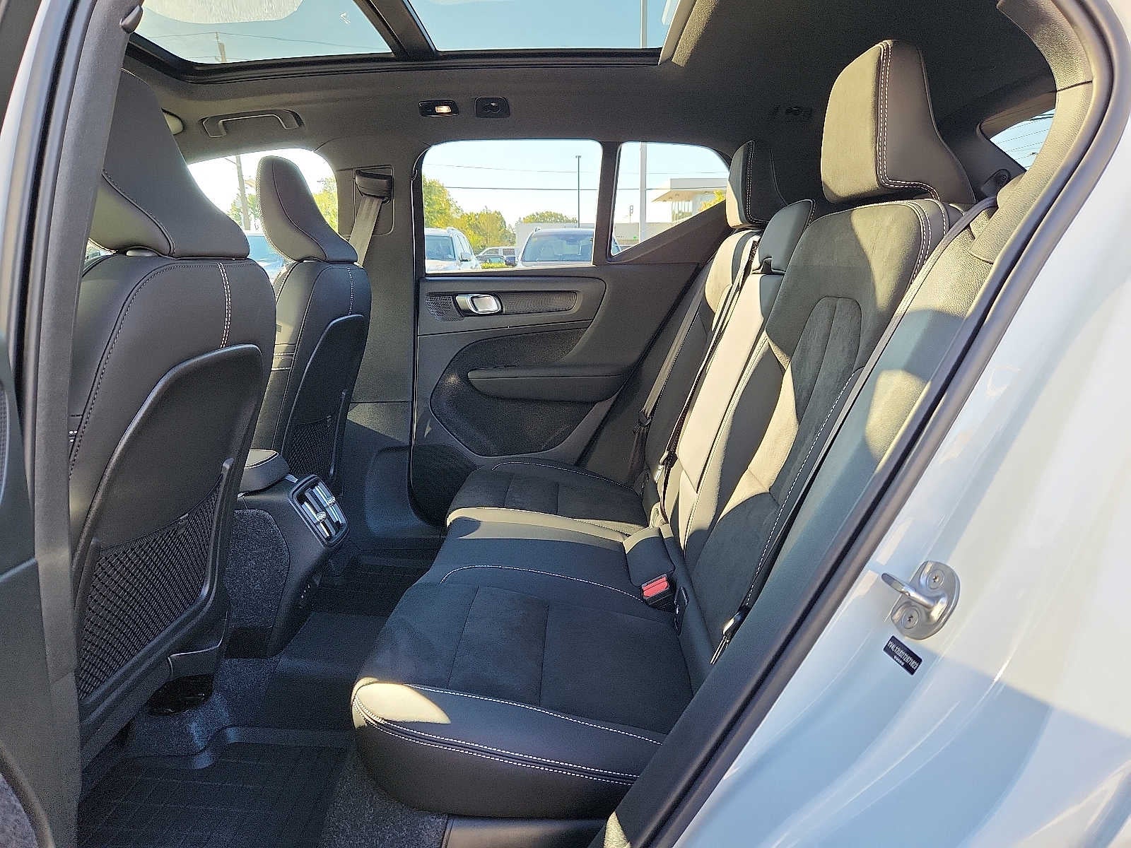2026 Volvo XC40 Ultra Black Edition