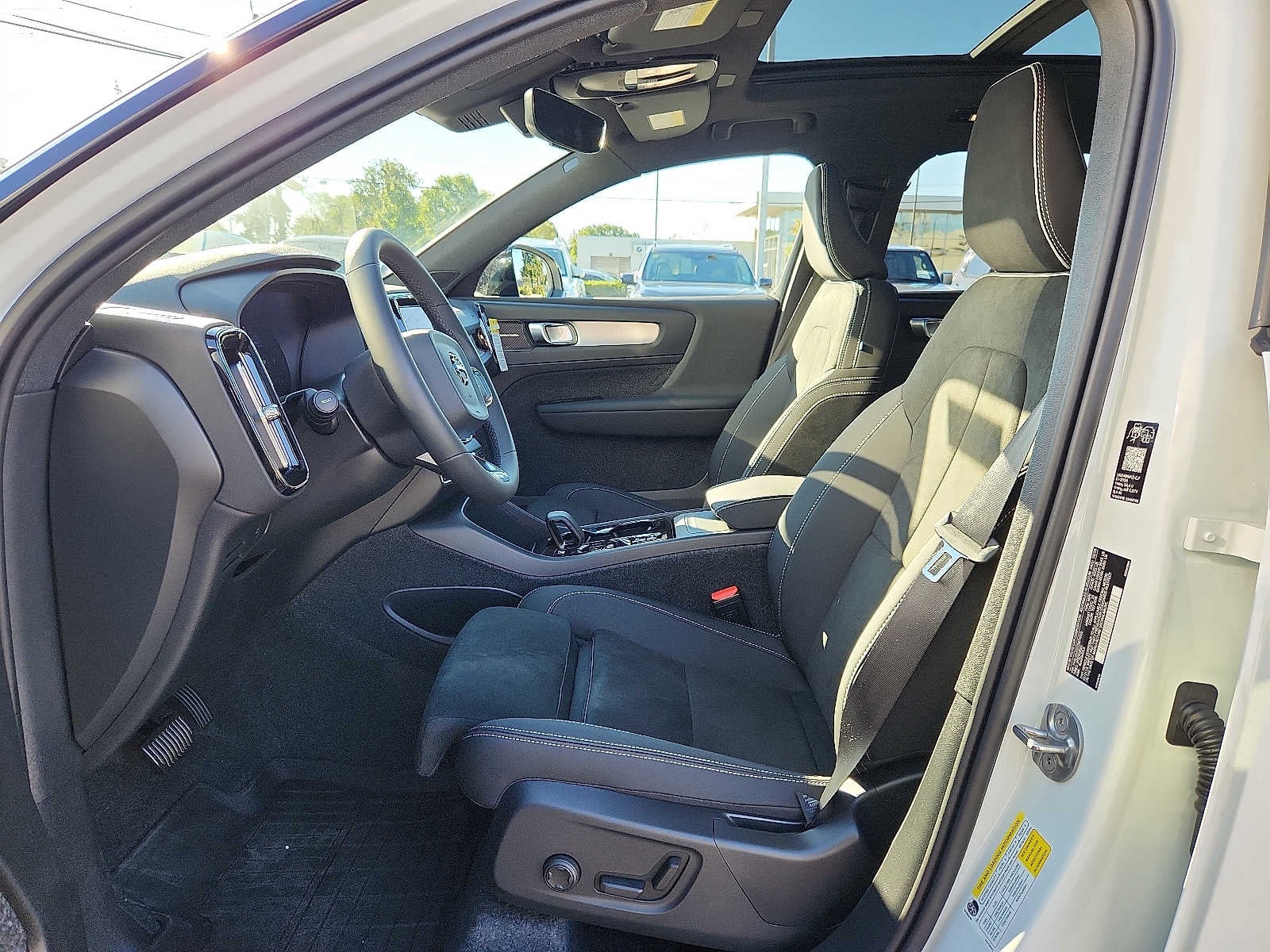 2026 Volvo XC40 Ultra Black Edition