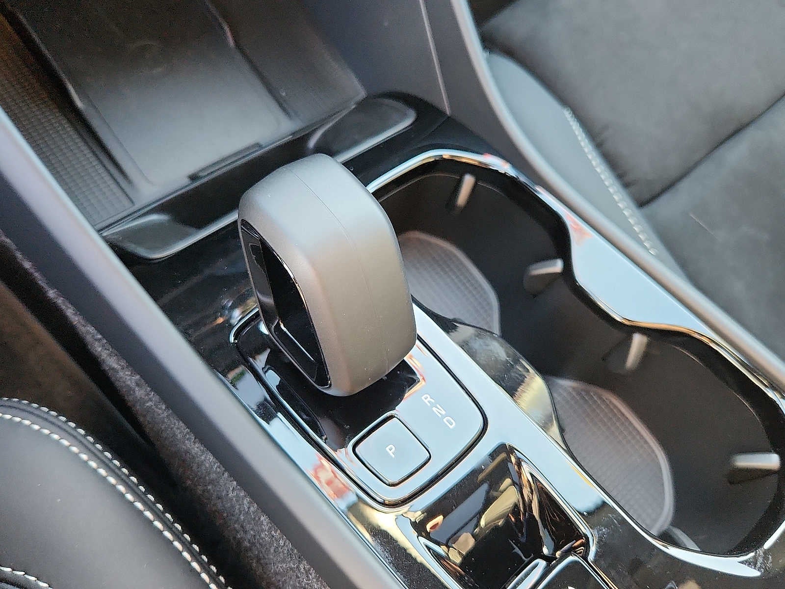 2026 Volvo XC40 Ultra Black Edition