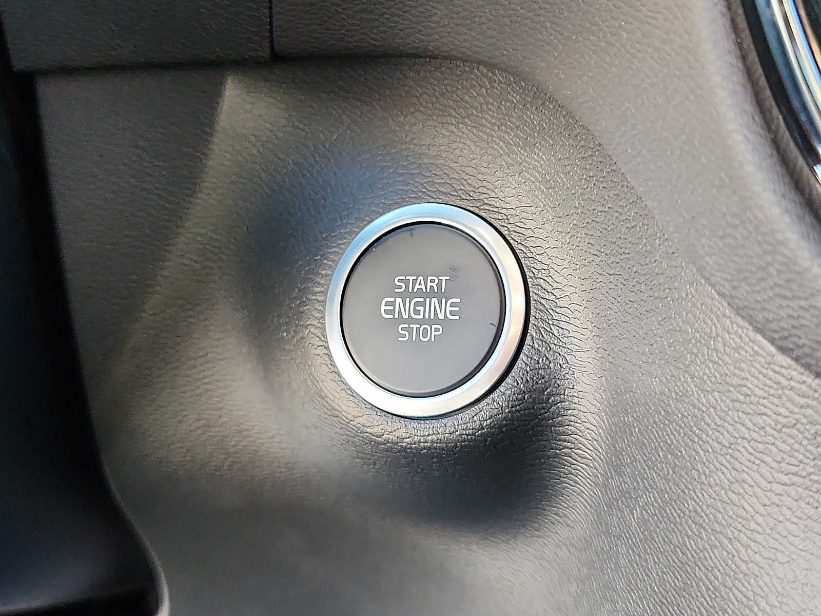 2026 Volvo XC40 Ultra Black Edition