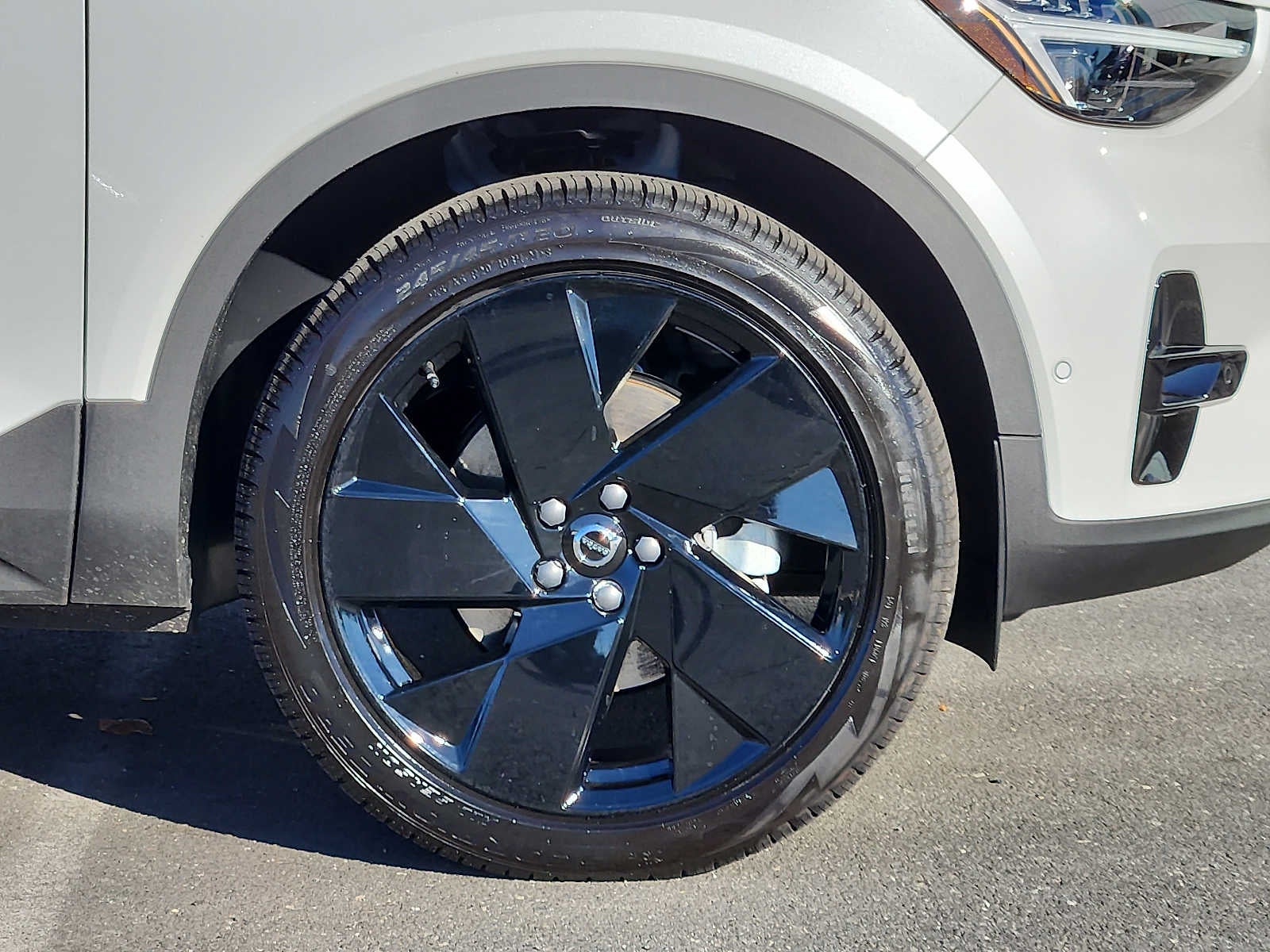 2026 Volvo XC40 Ultra Black Edition
