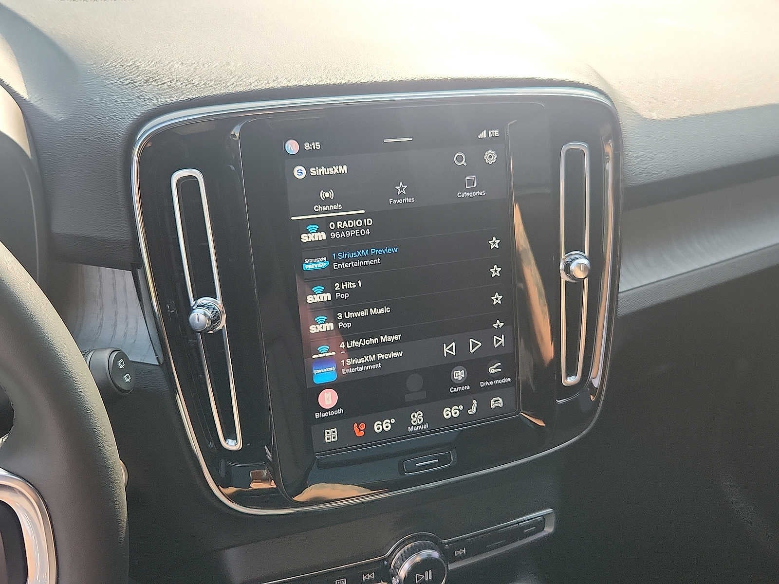2024 Volvo XC40 Plus Dark Theme