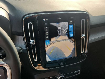 2024 Volvo XC40 Plus Dark Theme