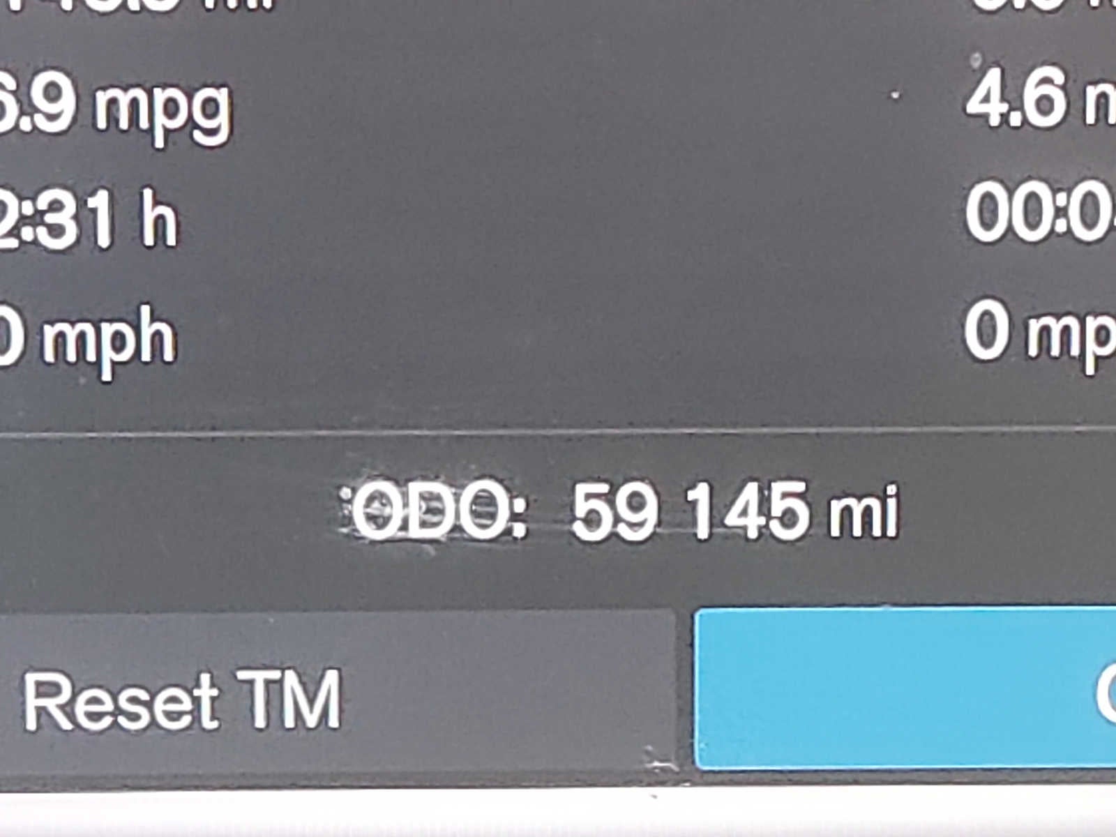 2024 Volvo XC40 Plus Dark Theme