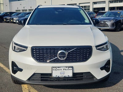 2024 Volvo XC40 Plus Dark Theme