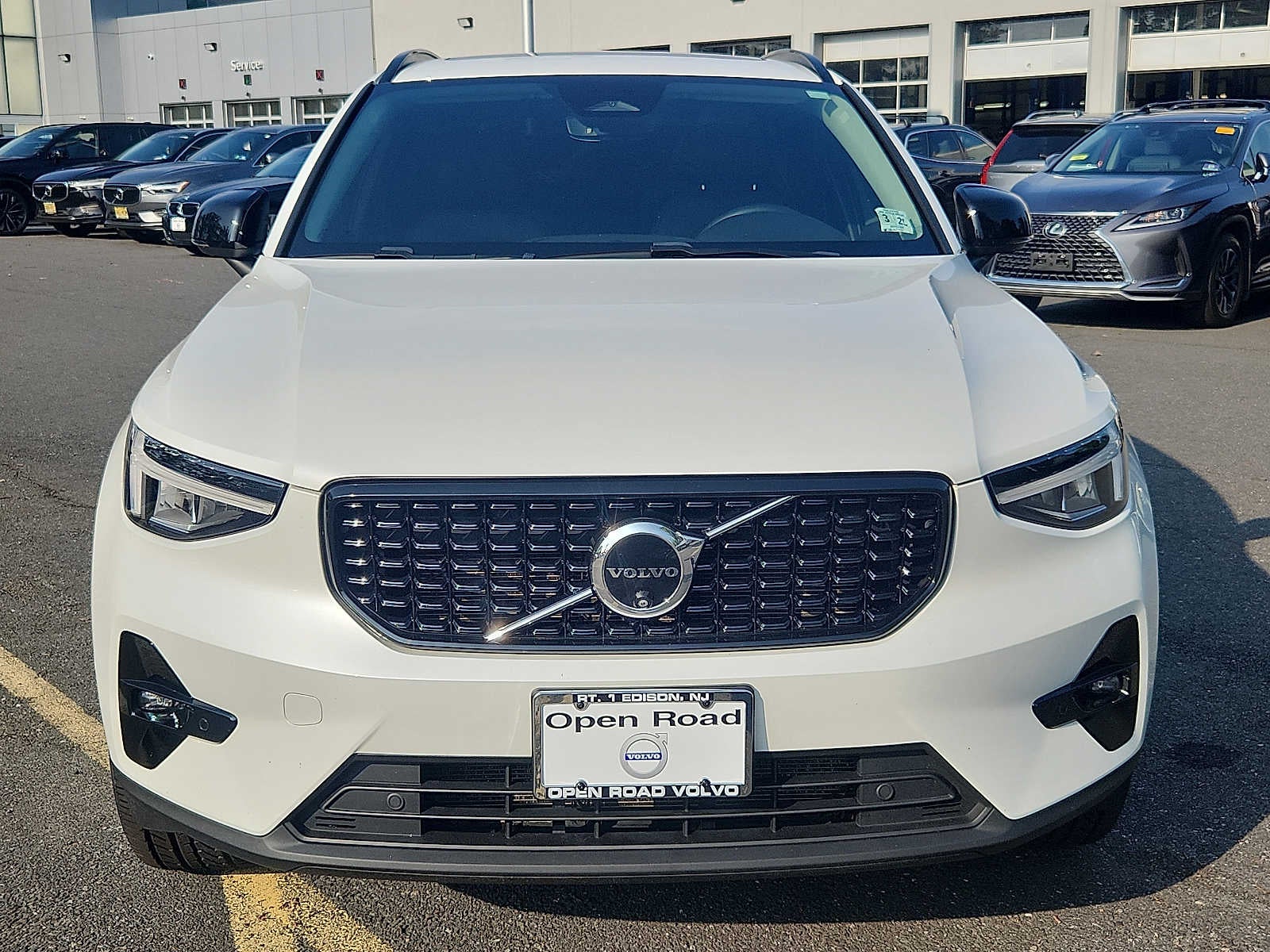 2024 Volvo XC40 Plus Dark Theme