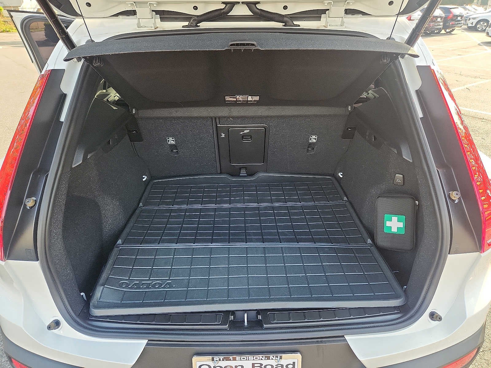 2024 Volvo XC40 Plus Dark Theme