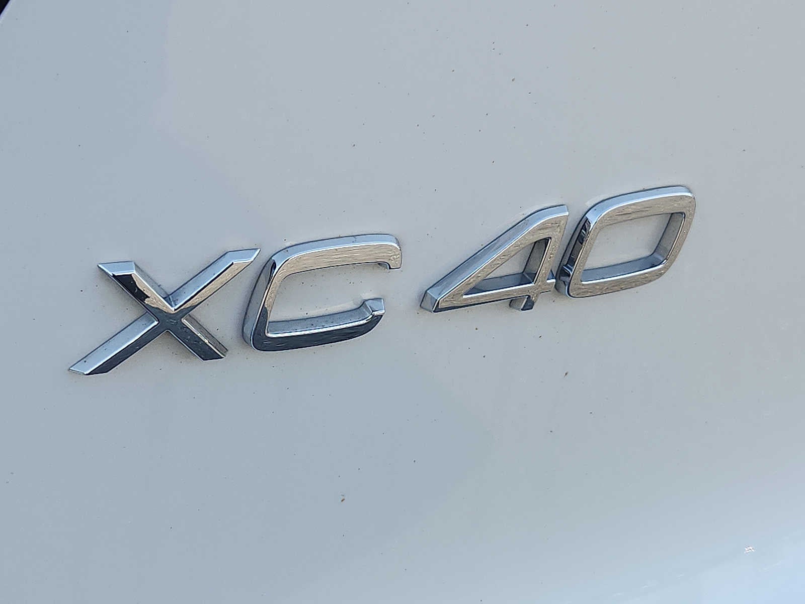 2024 Volvo XC40 Plus Dark Theme