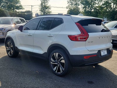 2024 Volvo XC40 Plus Dark Theme