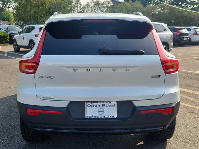 2024 Volvo XC40 Plus Dark Theme