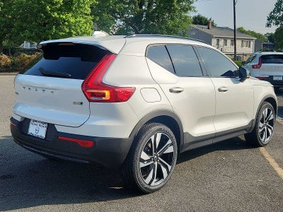 2024 Volvo XC40 Plus Dark Theme