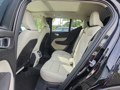 2024 Volvo XC40 Plus Dark Theme