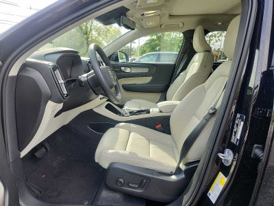 2024 Volvo XC40 Plus Dark Theme