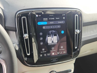 2024 Volvo XC40 Plus Dark Theme