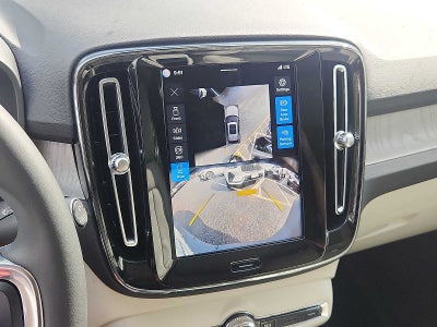 2024 Volvo XC40 Plus Dark Theme