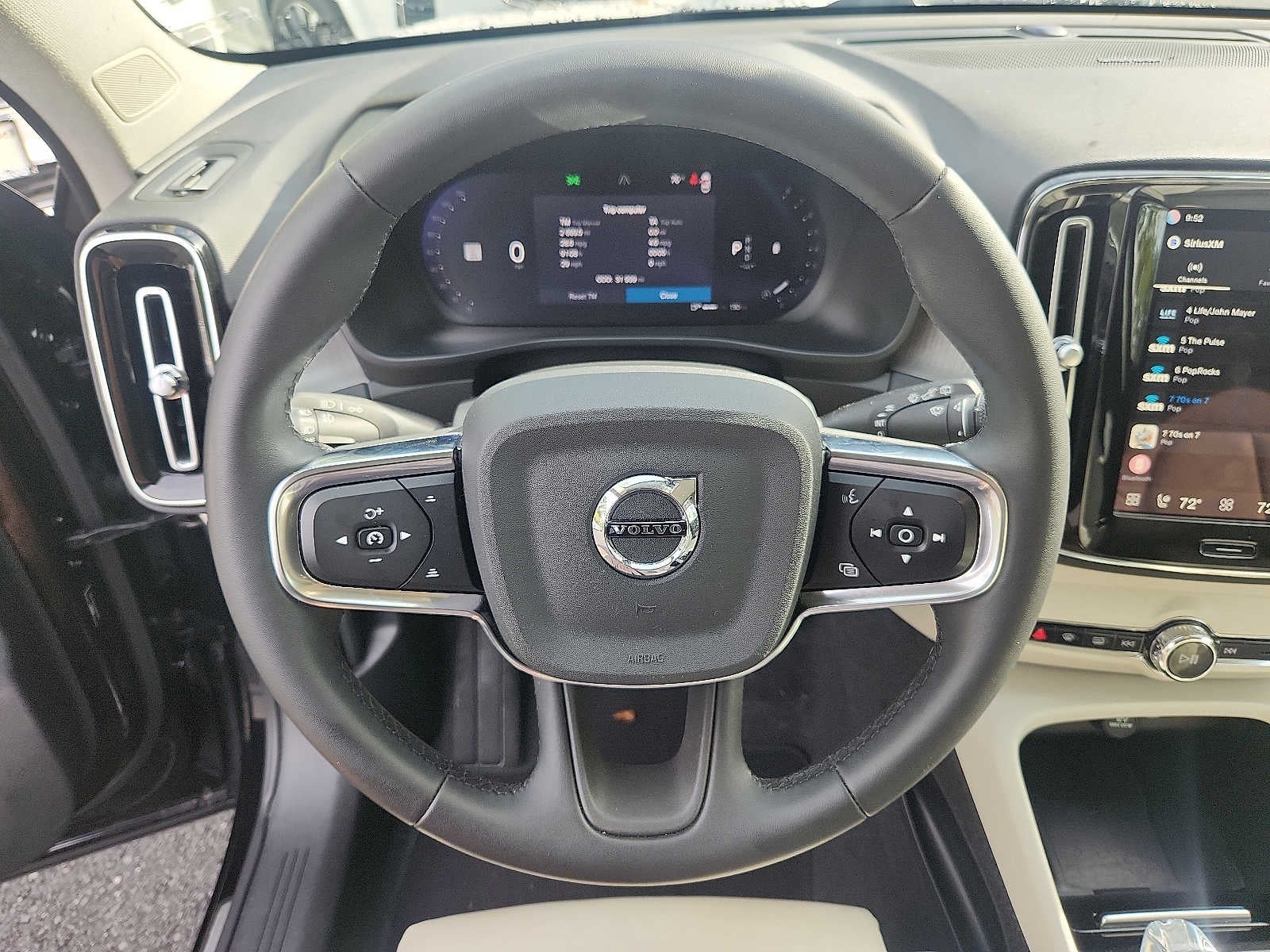 2024 Volvo XC40 Plus Dark Theme