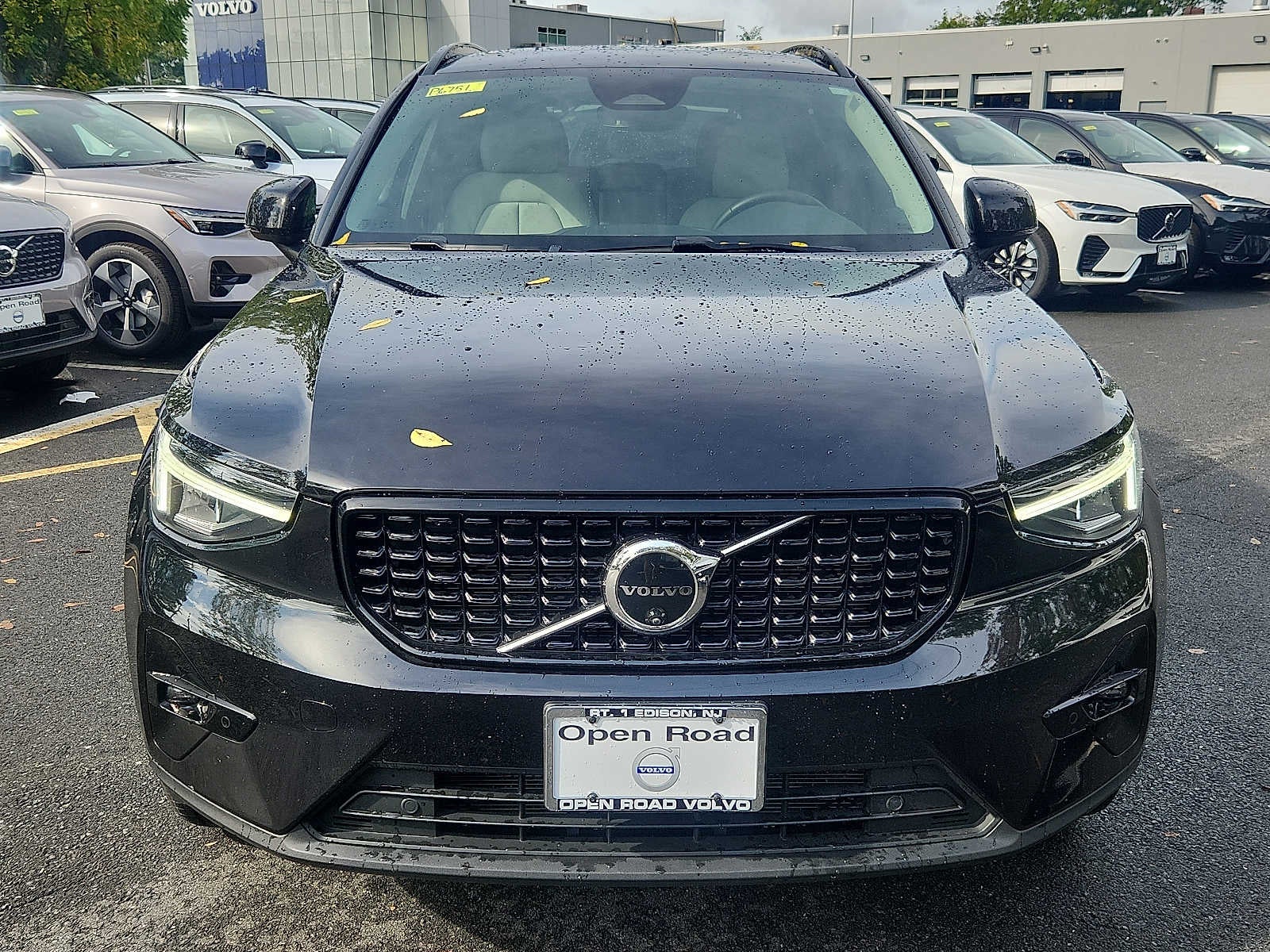 2024 Volvo XC40 Plus Dark Theme