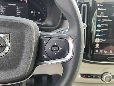 2024 Volvo XC40 Plus Dark Theme