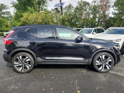 2024 Volvo XC40 Plus Dark Theme