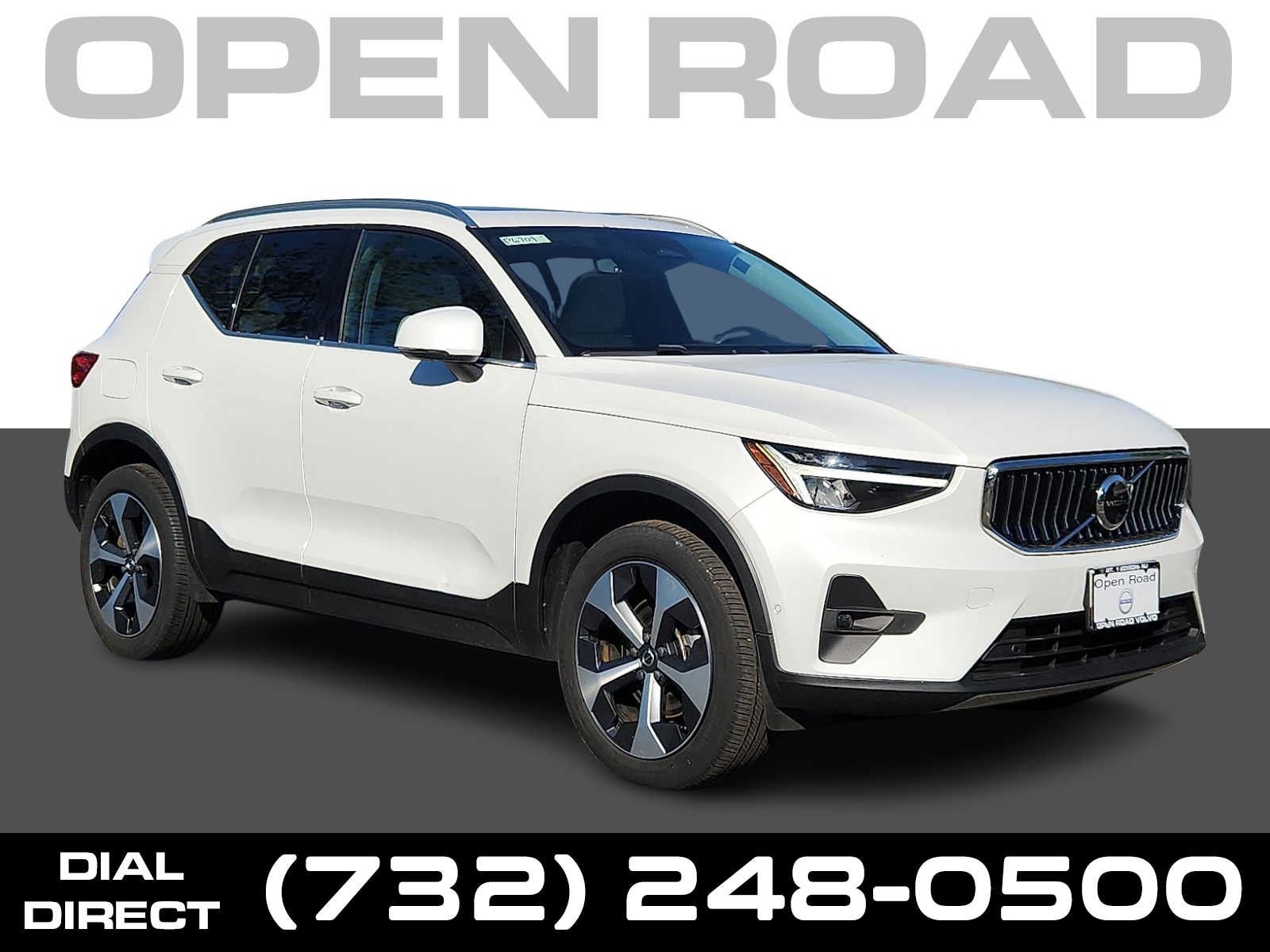 2023 Volvo XC40 Plus Bright Theme