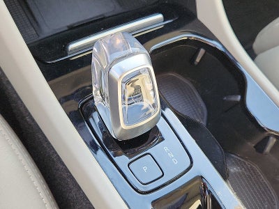 2023 Volvo XC40 Plus Bright Theme
