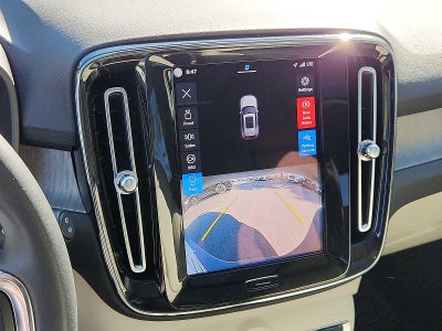 2023 Volvo XC40 Plus Bright Theme