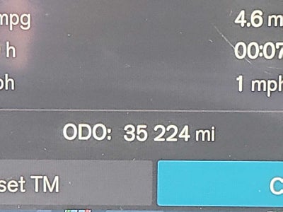 2023 Volvo XC40 Plus Bright Theme