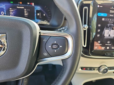 2023 Volvo XC40 Plus Bright Theme