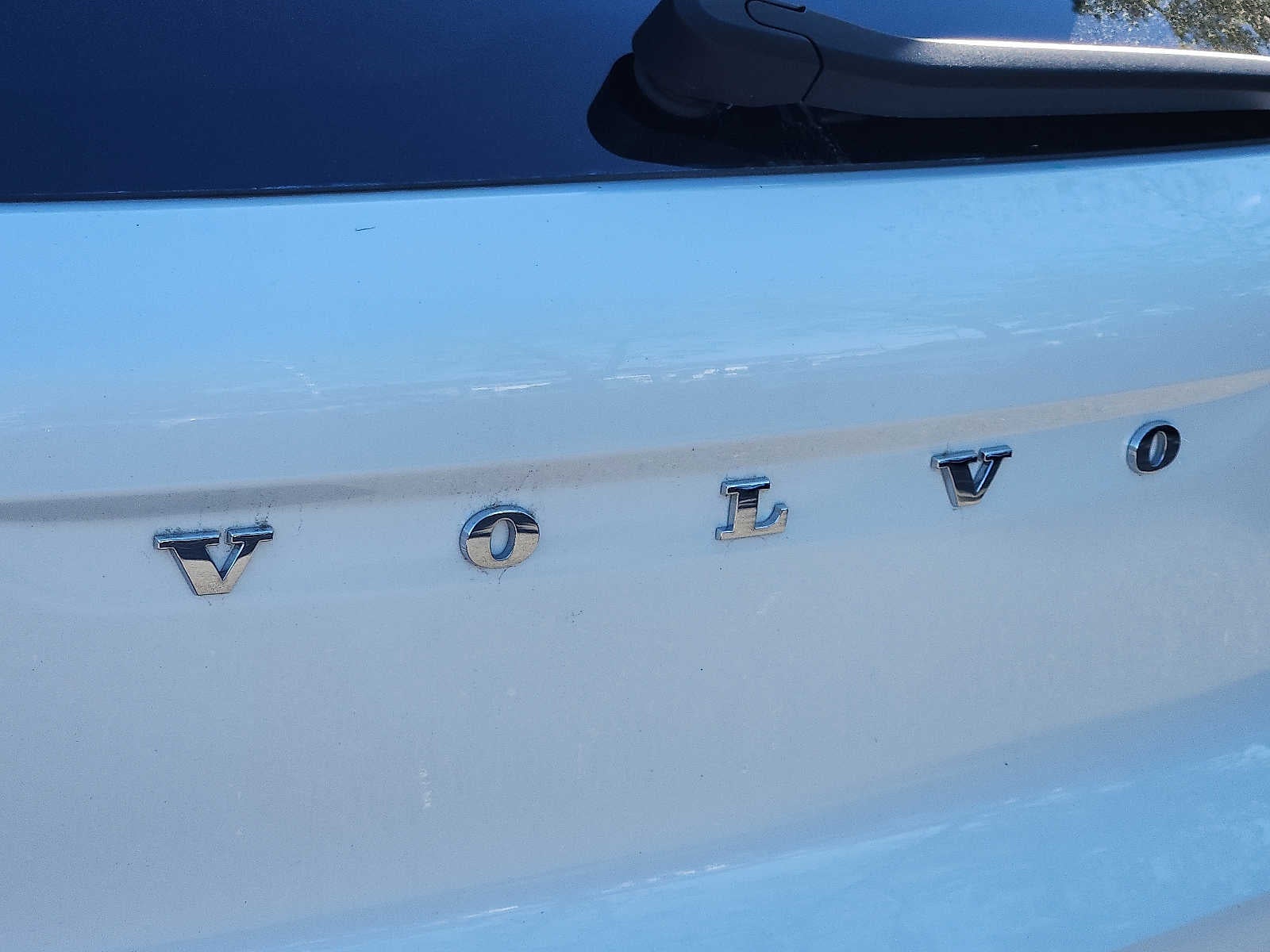 2023 Volvo XC40 Plus Bright Theme