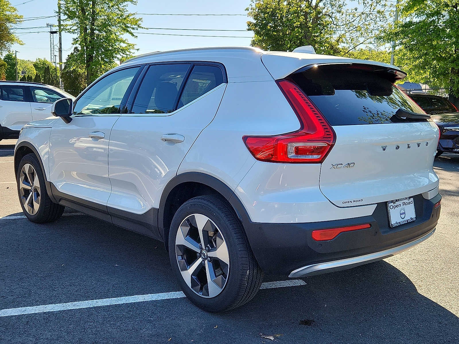2023 Volvo XC40 Plus Bright Theme