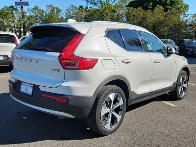 2023 Volvo XC40 Plus Bright Theme