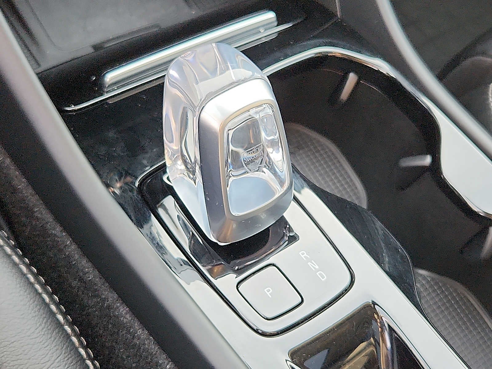 2023 Volvo XC40 Plus Dark Theme