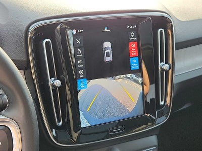 2023 Volvo XC40 Plus Dark Theme