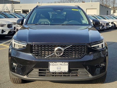 2023 Volvo XC40 Plus Dark Theme