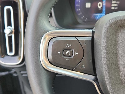 2023 Volvo XC40 Plus Dark Theme