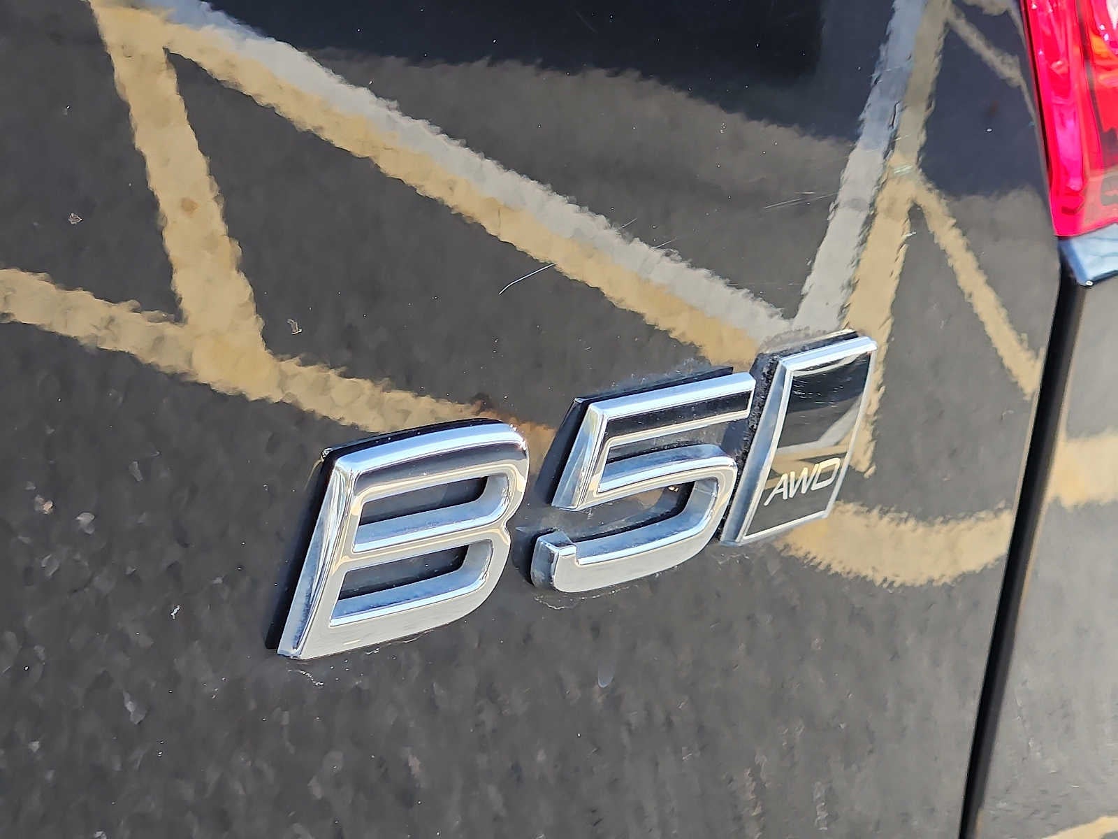 2023 Volvo XC40 Plus Dark Theme