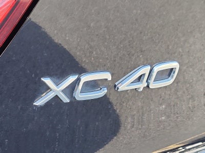 2023 Volvo XC40 Plus Dark Theme