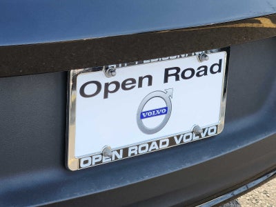 2023 Volvo XC40 Plus Dark Theme