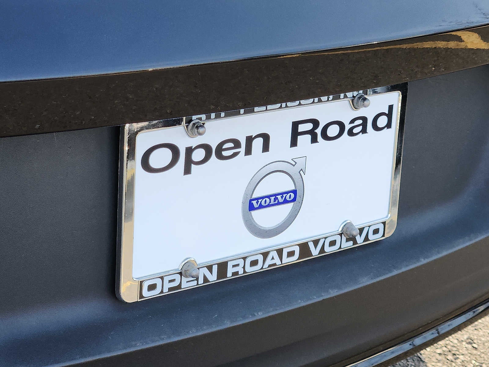 2023 Volvo XC40 Plus Dark Theme