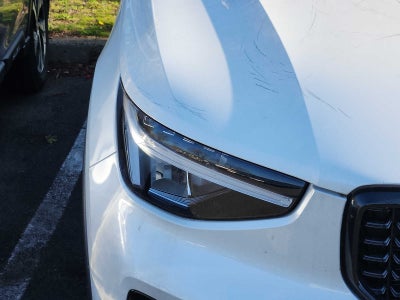 2023 Volvo XC40 Plus Dark Theme