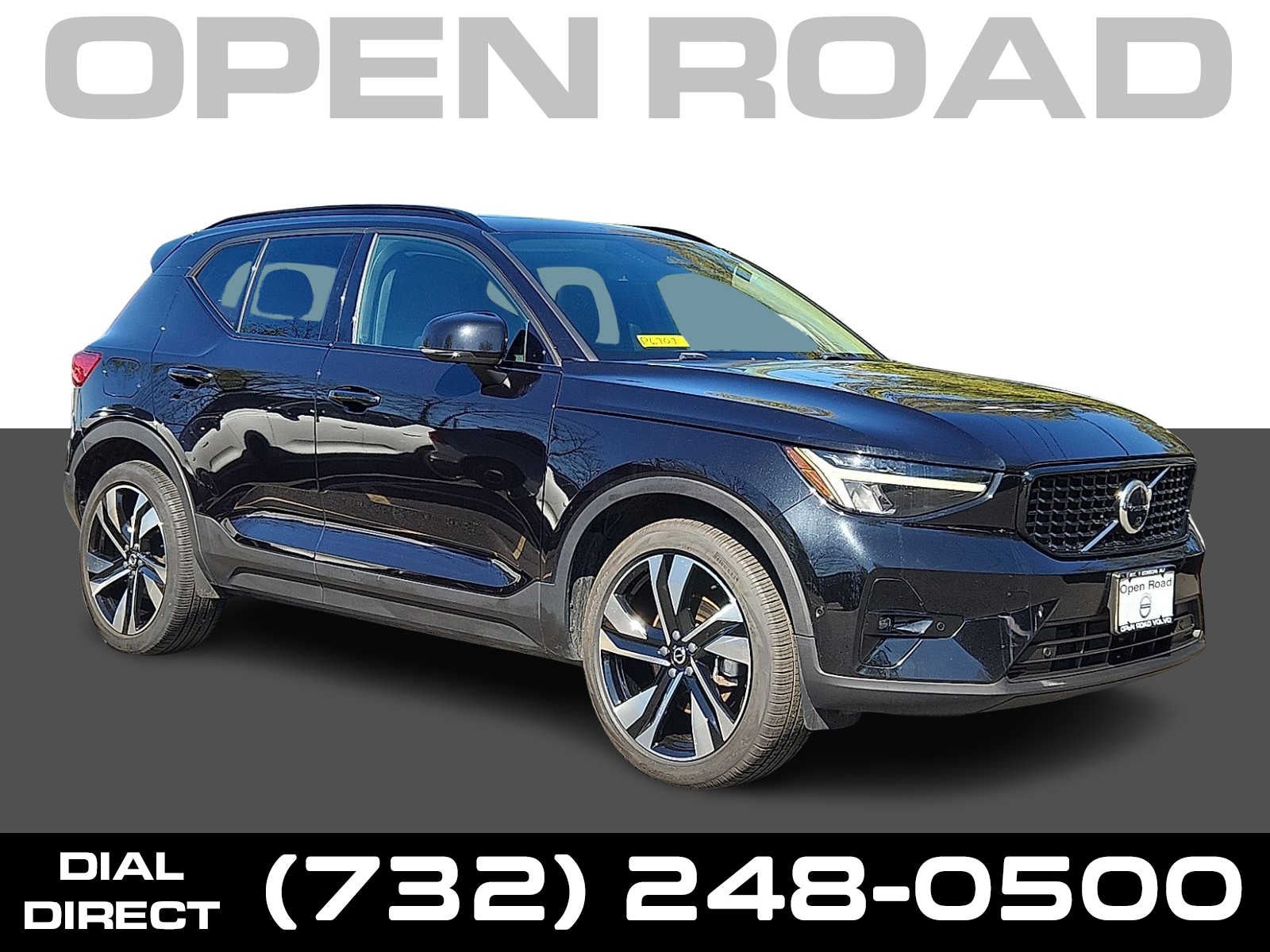 2023 Volvo XC40 Plus Dark Theme