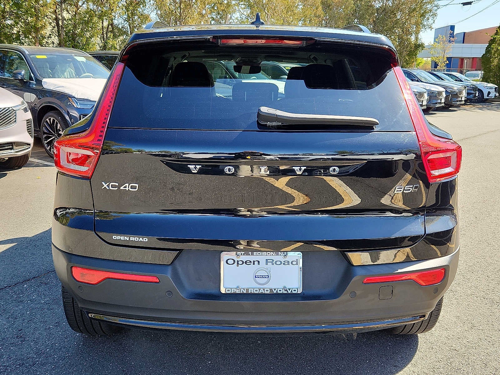 2023 Volvo XC40 Plus Dark Theme