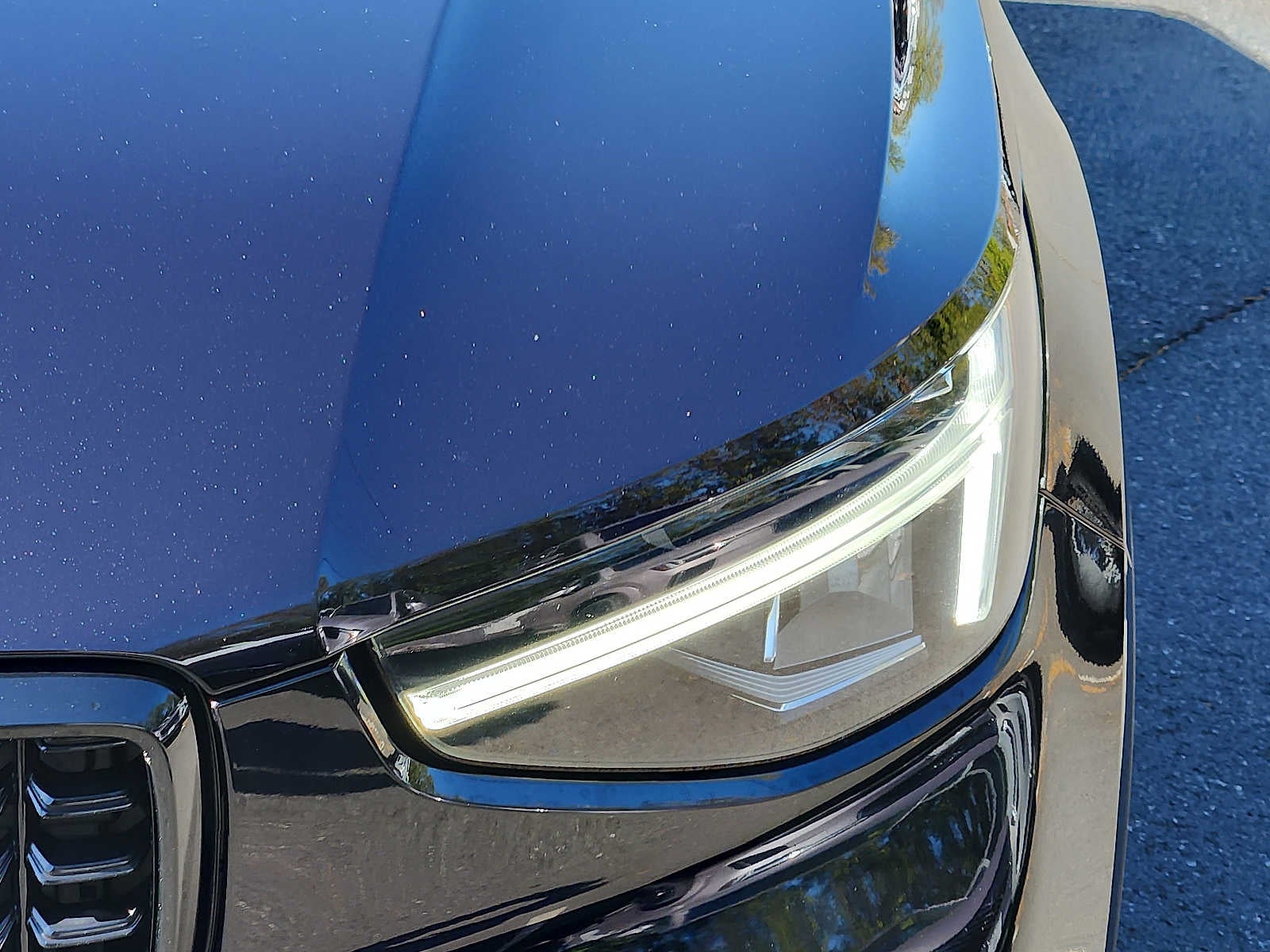 2023 Volvo XC40 Plus Dark Theme