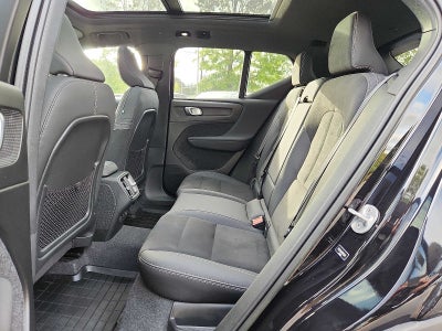 2023 Volvo XC40 Plus Dark Theme