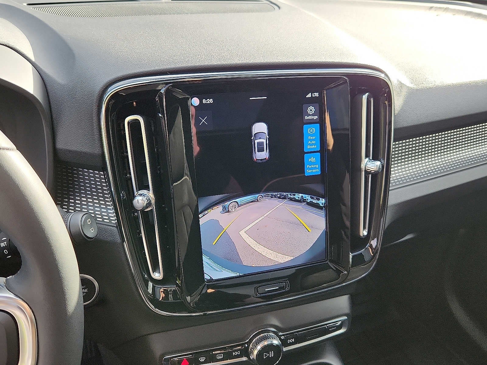 2023 Volvo XC40 Plus Dark Theme